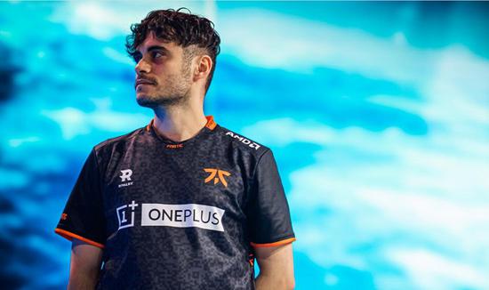 光纳推出风暴英雄Strike冰火强袭妨蓝光游戏眼镜